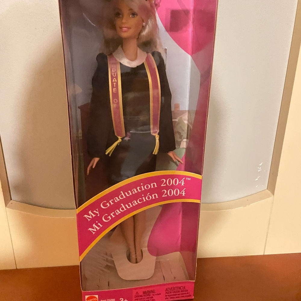 Barbie - Picture 2 of 3